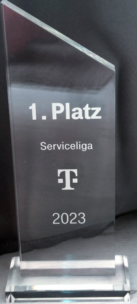 Service-Liga_Pascal-Debertolo_1. Platz_Pokal-2023